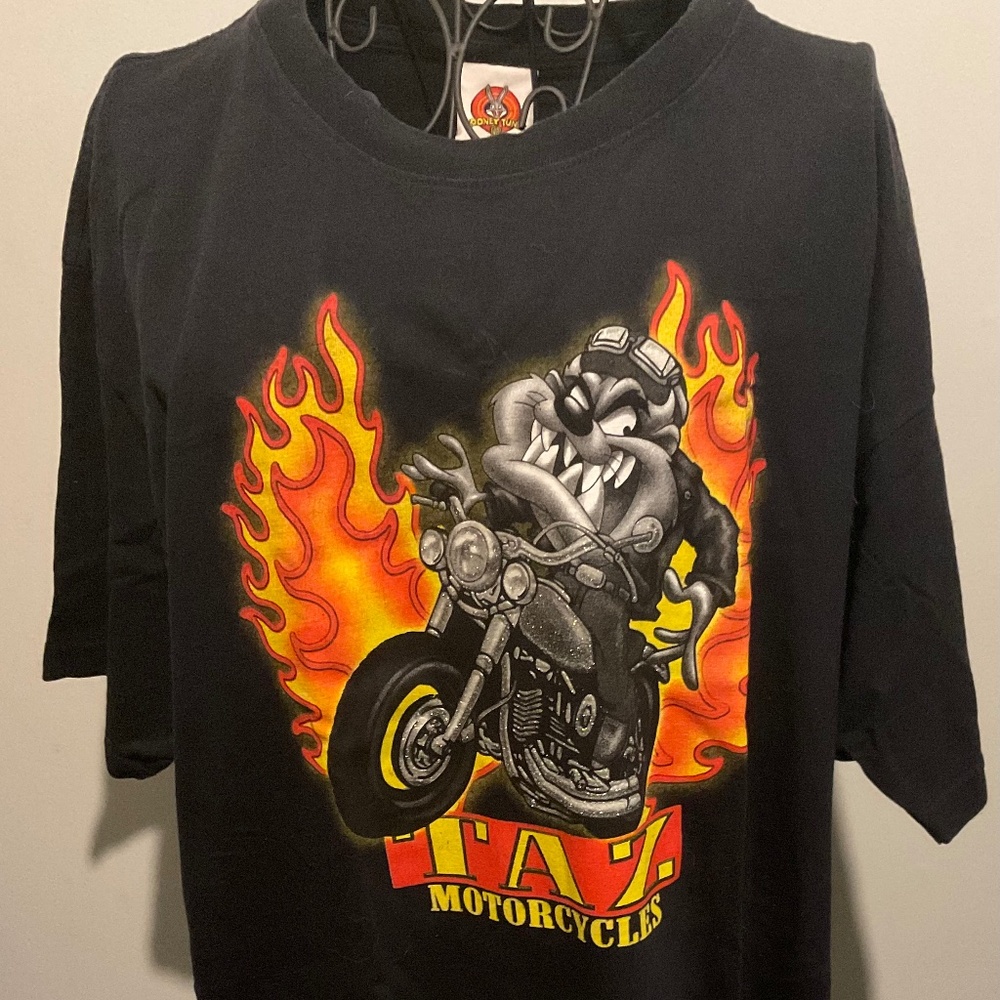 LOONEY TUNES TAZMANIAN DEVIL . TSHIRT UNISEX SIZE X LARGE SALE - Picture 1 of 5